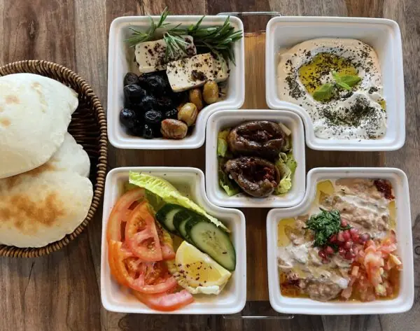 Mum's Table Breakfast فطور طاولة أمي