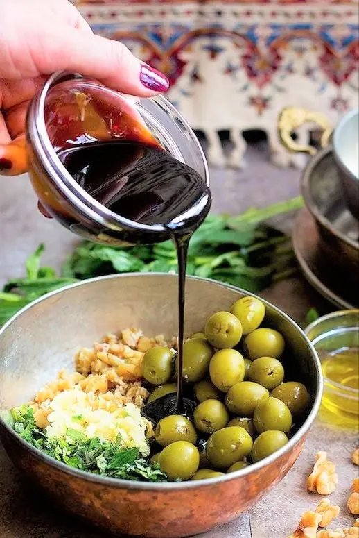 Marinated Salkini Olives الزيتون السلقيني المتبل
